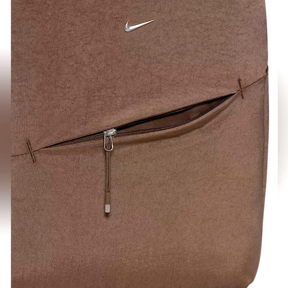 New Women’s Nike medium Backpack